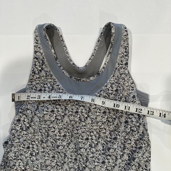 Lululemon Floral‎ Tank Top - Size 6. (No tag but Size Dot) - Picture 9 of 11